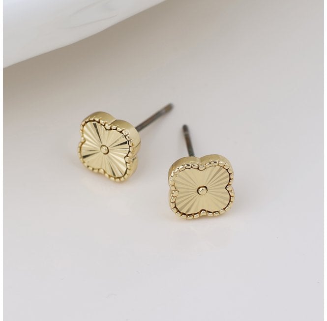 POM FAUX GOLD QUATREFOIL STUD EARRINGS
